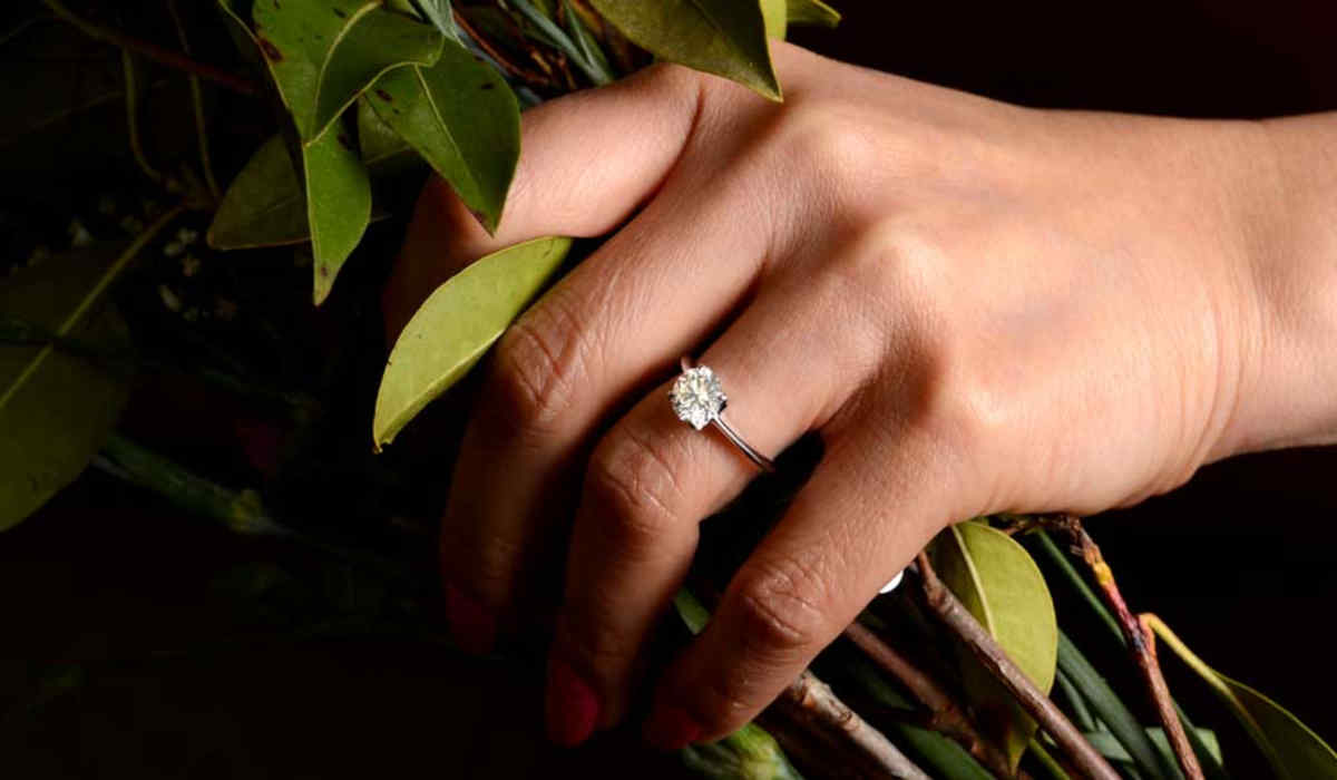 what shape diamond suits my hand