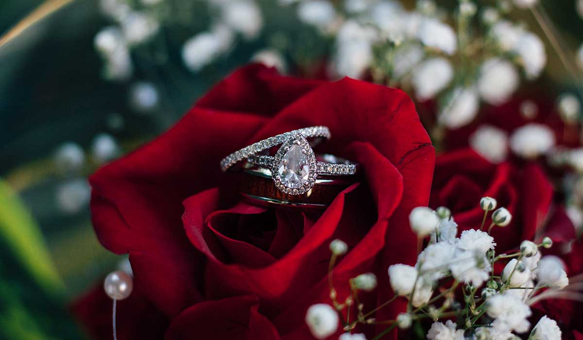 best type of diamond for engagement ring